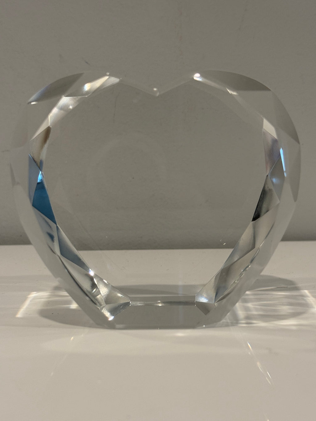 Precision-Cut Faceted Crystal Heart – Signature Light-Reflecting Edition