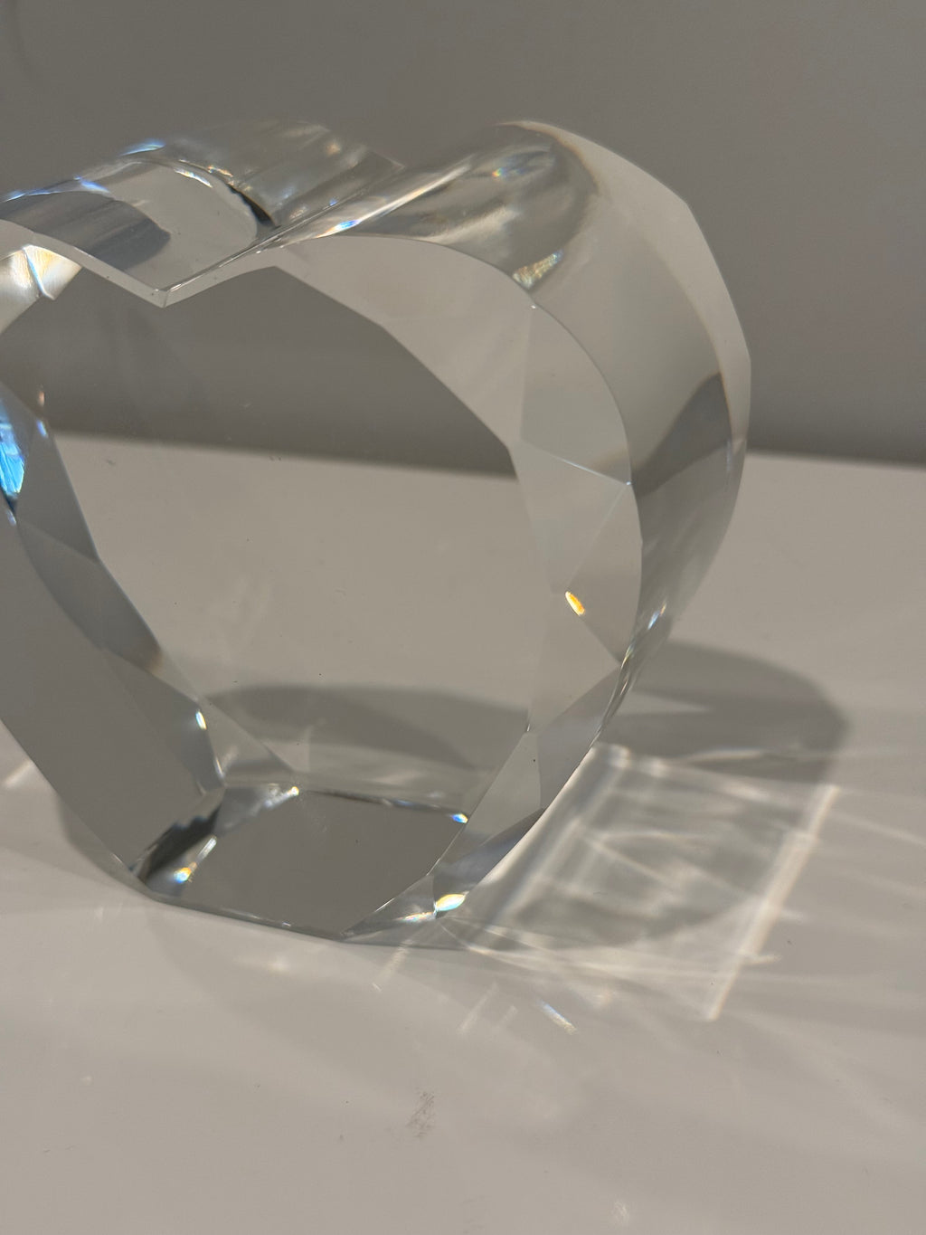 Precision-Cut Faceted Crystal Heart – Signature Light-Reflecting Edition