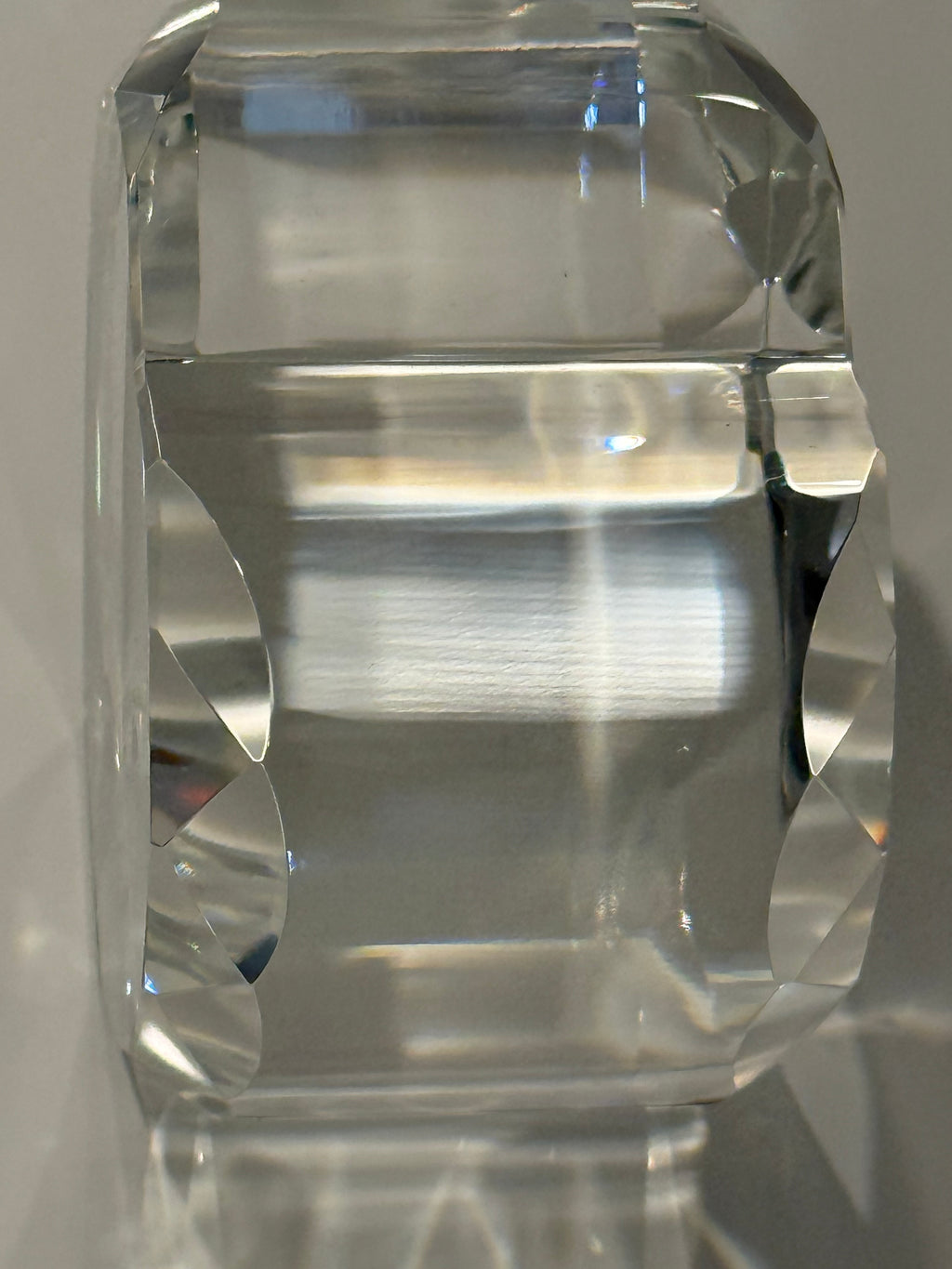 Precision-Cut Faceted Crystal Heart – Signature Light-Reflecting Edition