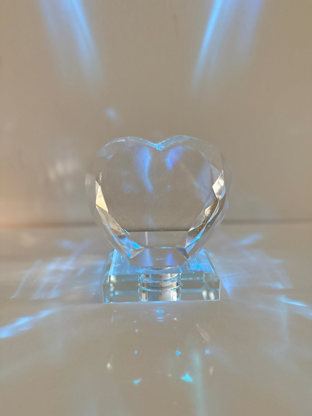 Precision-Cut Faceted Crystal Heart – Signature Light-Reflecting Edition