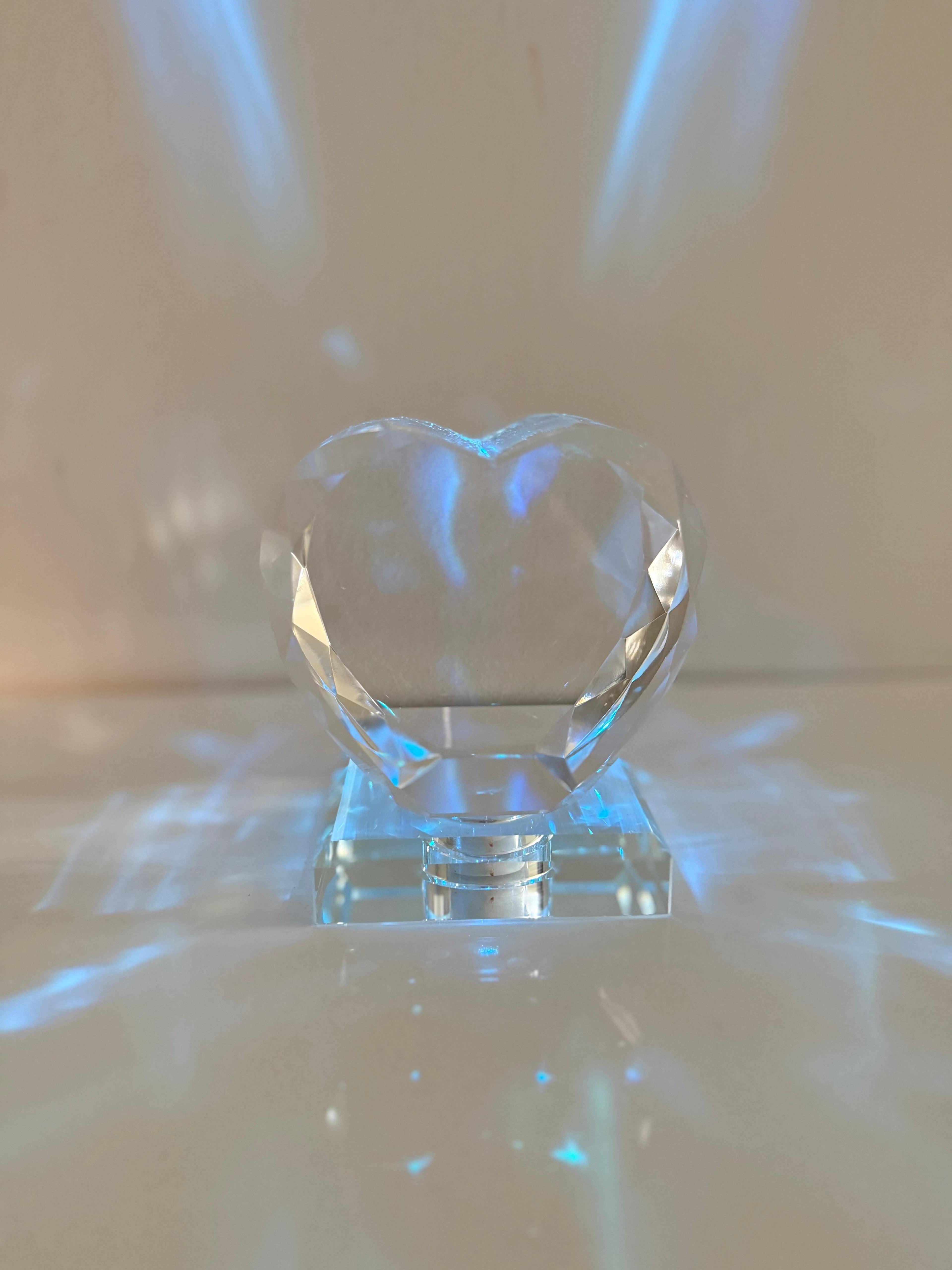 Precision-Cut Faceted Crystal Heart – Signature Light-Reflecting Edition