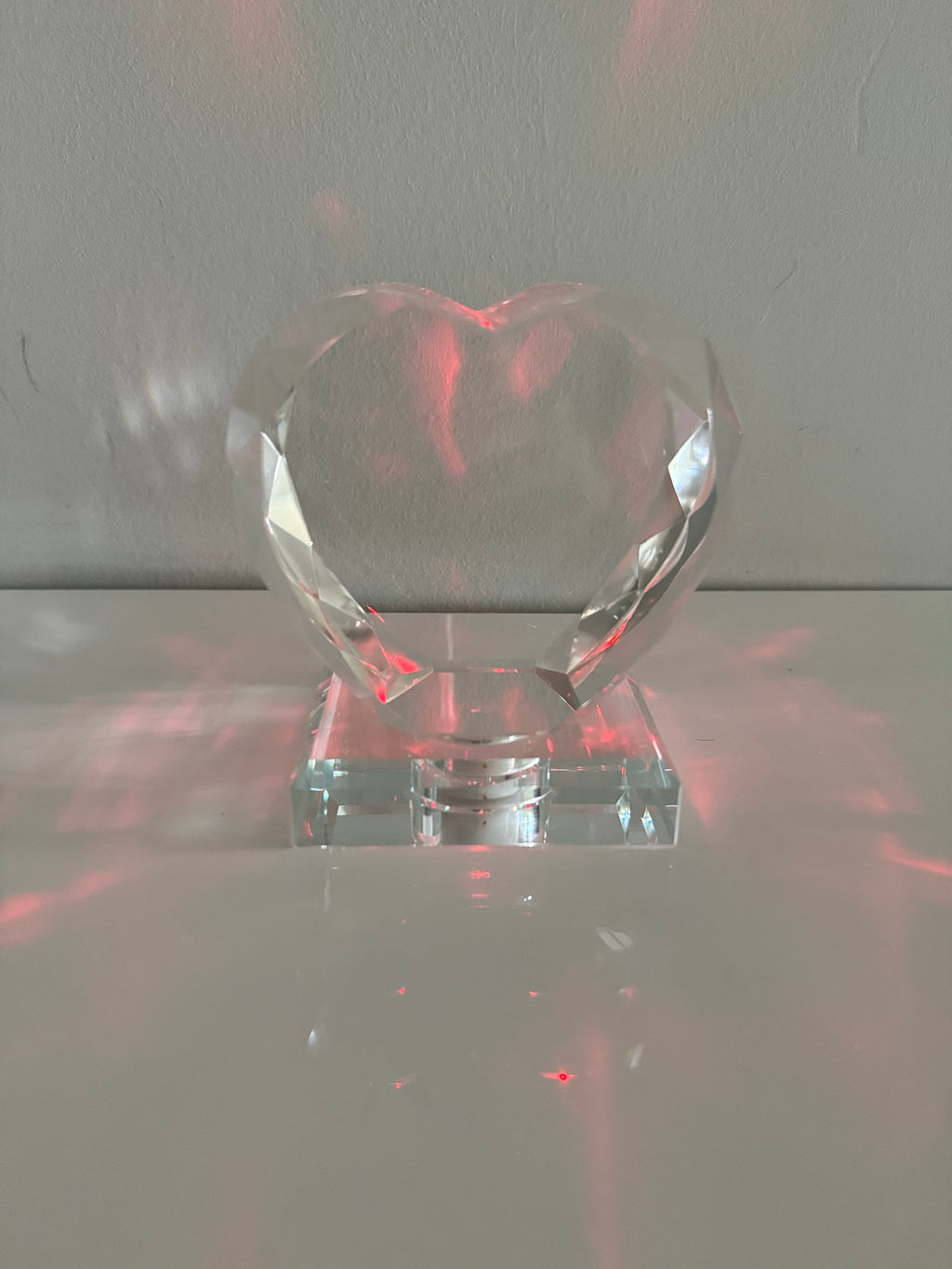 Precision-Cut Faceted Crystal Heart – Signature Light-Reflecting Edition