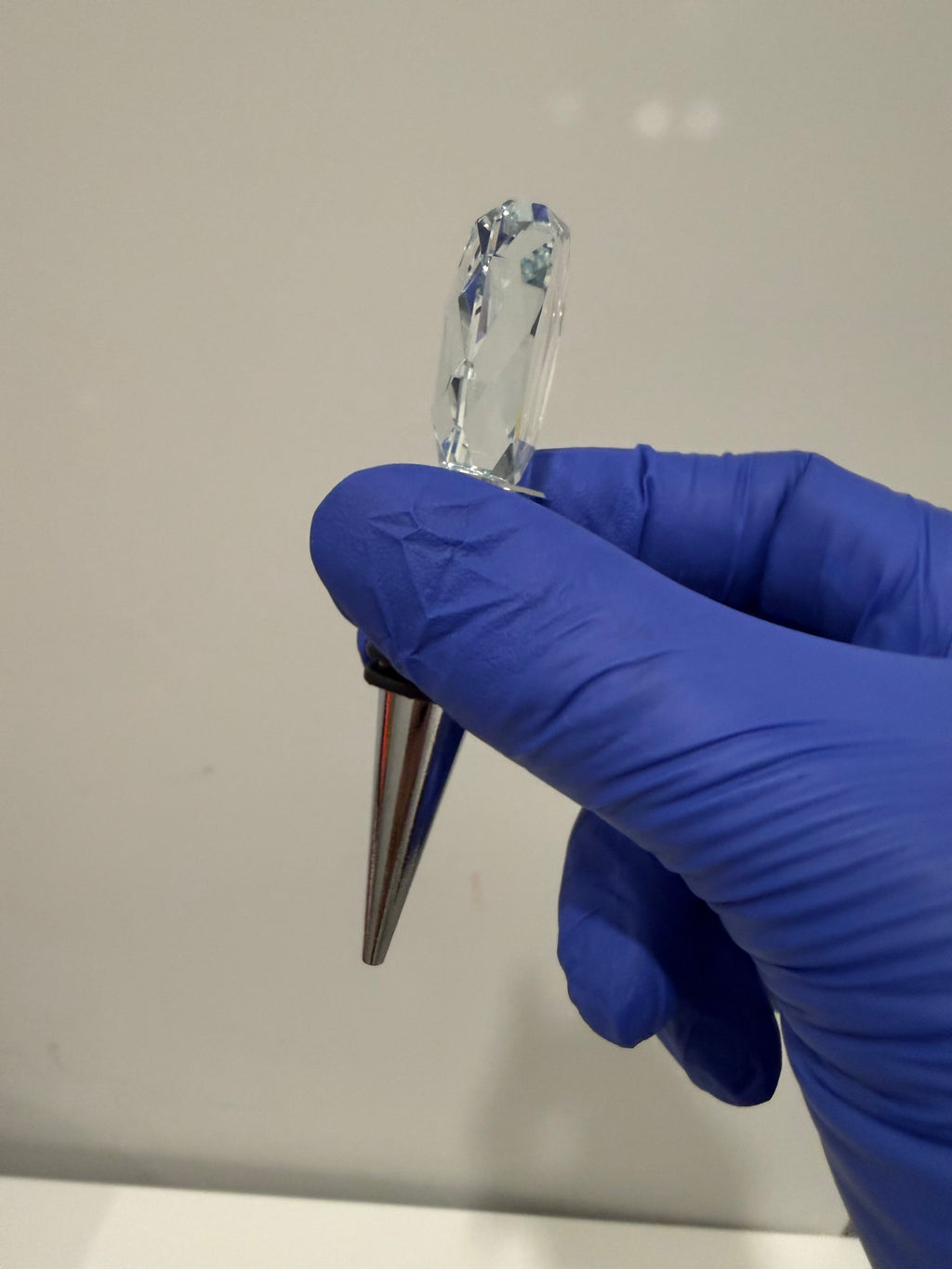 Custom Engraved Precision-Cut Crystal Bottle Stopper